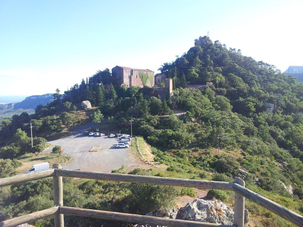 Apartamentos Les Moreres Duesaigues Bagian luar foto