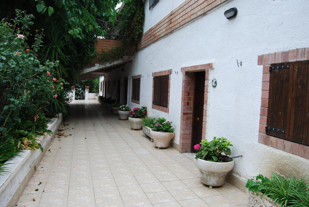 Apartamentos Les Moreres Duesaigues Bagian luar foto